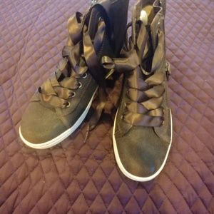 Women's fashion sneakers